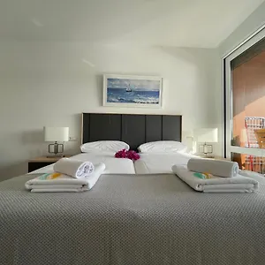 https://ibaia-by-smiling-rentals.sansebastianhotels.net
