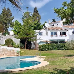 https://studio-la-orquidea-calahonda.1costadelsol.com